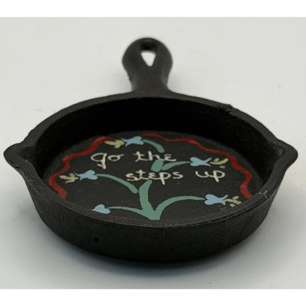 ✨ Vintage Mini Cast Iron Pan Skillet